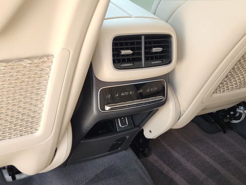 Used 2020 Mercedes-Benz GLS 450 4MATIC image 28