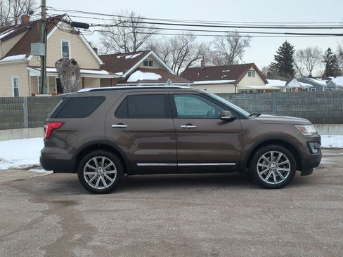 Used 2016 Ford Explorer Limited image 18