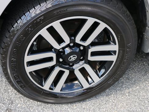 Used 2020 Toyota 4Runner Limited AWD/4WD image 14