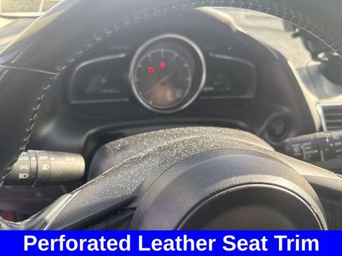 Used 2018 MAZDA MAZDA3 Grand Touring image 18