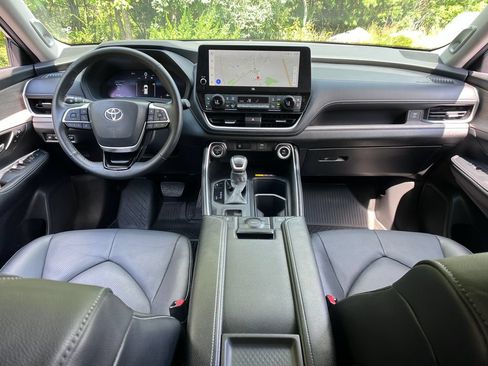Used 2026 Toyota Grand Highlander AWD Hybrid image 13