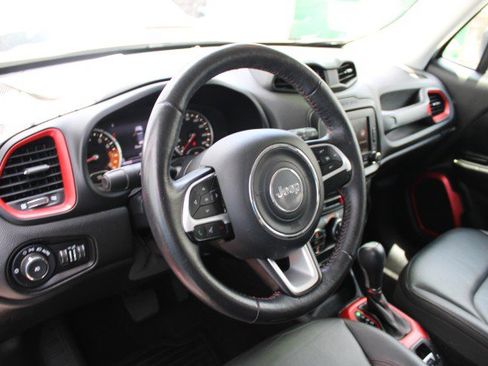 Used 2016 Jeep Renegade Trailhawk w/ Premium Trailhawk Package AWD/4WD image 19