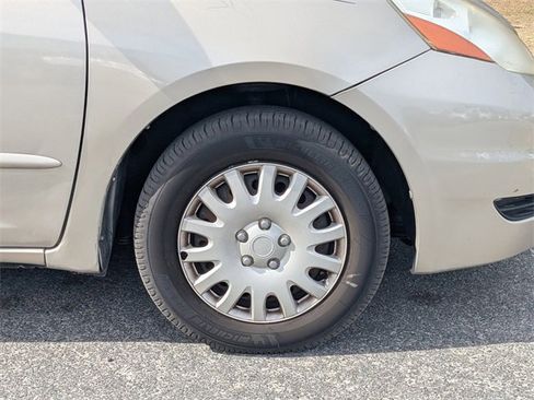 Used 2008 Toyota Sienna LE image 12