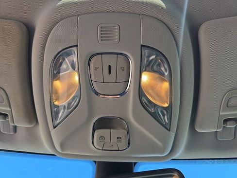 Used 2018 Jeep Compass Latitude image 28