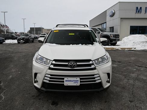 Used 2017 Toyota Highlander XLE image 10