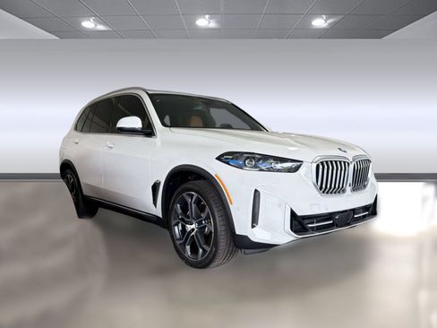 Certified 2025 BMW X5 sDrive40i w/ Parking Assistance Package RWD image 12