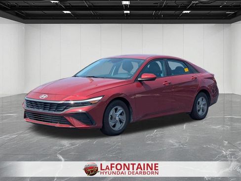 Used 2025 Hyundai Elantra SE FWD image 1