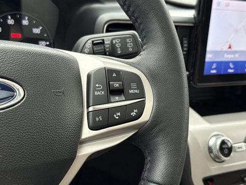 Used 2023 Ford Explorer XLT w/ Equipment Group 202A AWD/4WD image 15