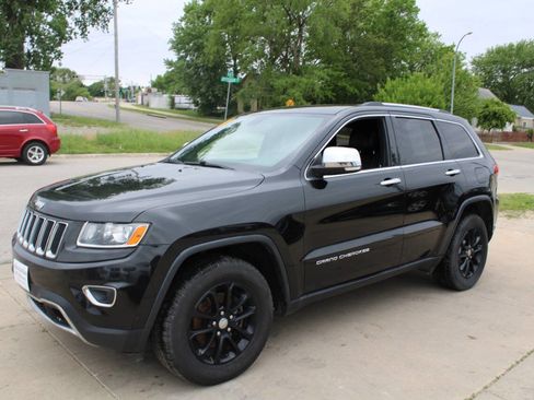 Used 2014 Jeep Grand Cherokee Limited w/ Trailer Tow Group IV AWD/4WD image 4
