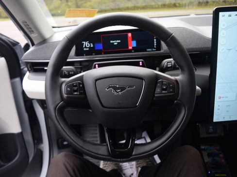 Used 2023 Ford Mustang Mach-E Premium image 4