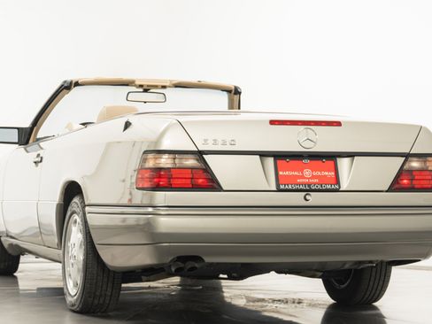 Used 1995 Mercedes-Benz E 320 Convertible image 7