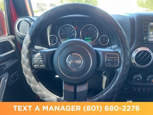 Used 2016 Jeep Wrangler Unlimited Sahara w/ Connectivity Group AWD/4WD image 16
