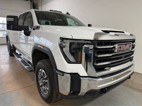 Used 2025 GMC Sierra 3500 SLE AWD/4WD image 5