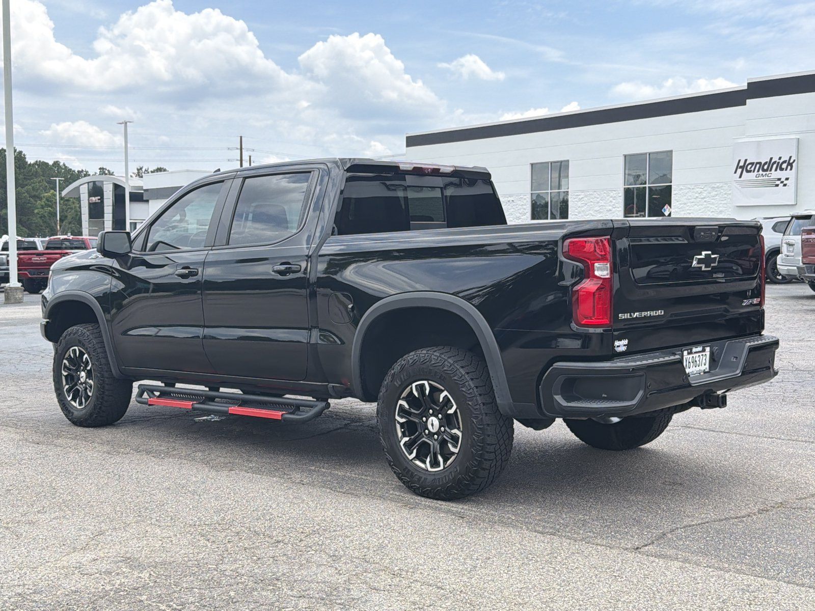 Used 2023 Chevrolet Silverado 1500 ZR2 w/ Technology Package AWD/4WD image 10
