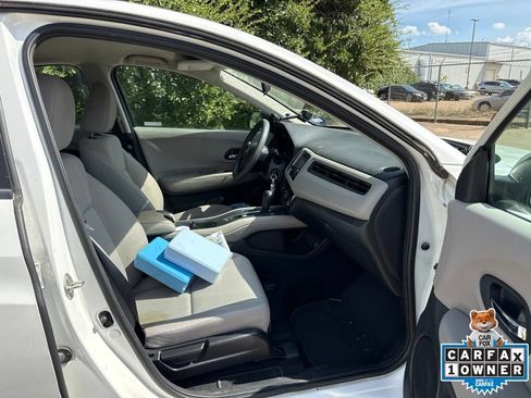 Used 2018 Honda HR-V LX image 25