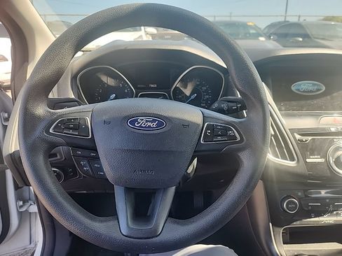 Used 2018 Ford Focus SEL FWD image 21