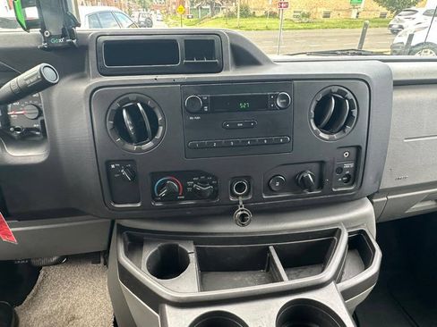 Used 2014 Ford E-250 and Econoline 250 w/ Power Group RWD image 16