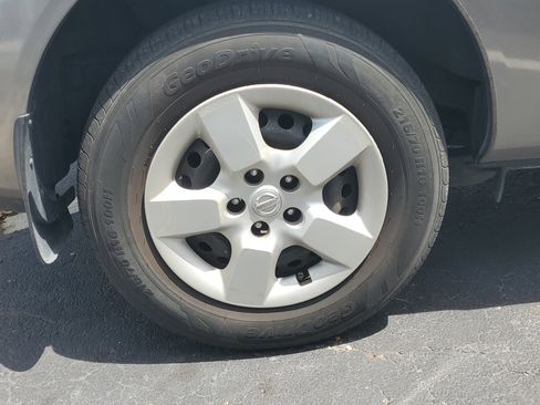 Used 2015 Nissan Rogue S w/ Convenience Package image 6