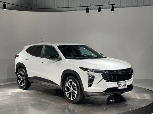 Used 2024 Chevrolet Trax RS FWD image 35