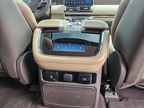 Used 2023 Lincoln Navigator 4WD image 29