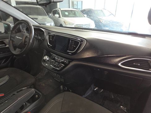 Used 2018 Chrysler Pacifica Touring Plus w/ S Appearance Package FWD image 31