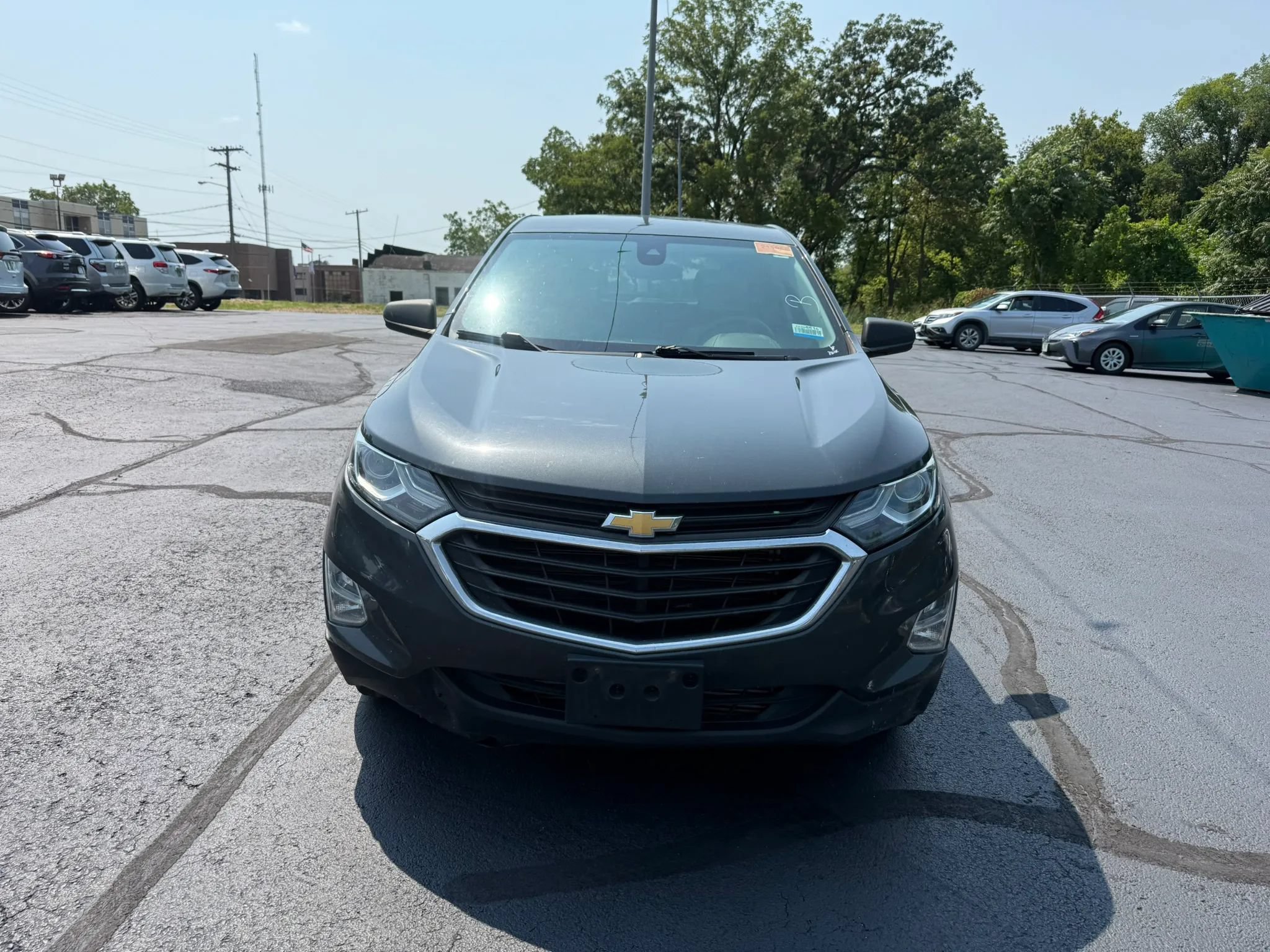 Used 2020 Chevrolet Equinox LS w/ LS Convenience Package FWD image 2