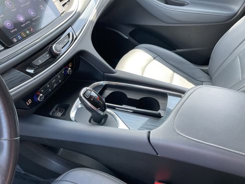 Used 2021 Buick Enclave Essence image 20