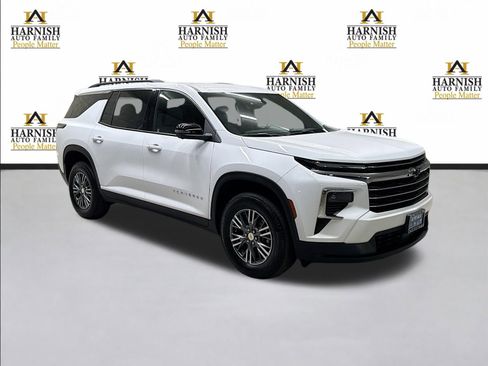 New 2026 Chevrolet Traverse LT w/ Driver Confidence Package AWD/4WD image 3