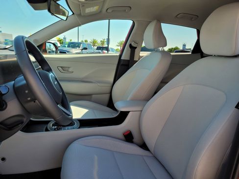Used 2025 Hyundai Kona SEL FWD image 10