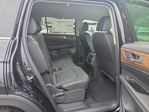 New 2026 Volkswagen Atlas SE image 30