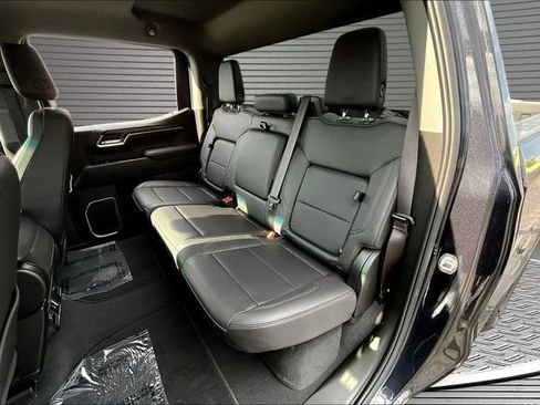 Used 2023 GMC Sierra 1500 SLT AWD/4WD image 22