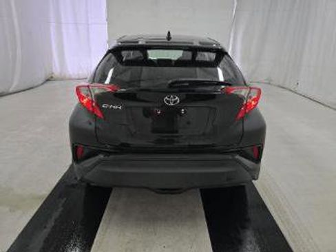 Used 2021 Toyota C-HR LE image 8
