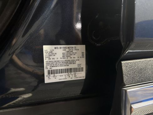 Used 2022 Ford Explorer Limited w/ Limited Technology Package AWD/4WD image 38