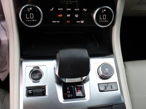 Used 2022 Jaguar F-PACE SVR AWD/4WD image 19