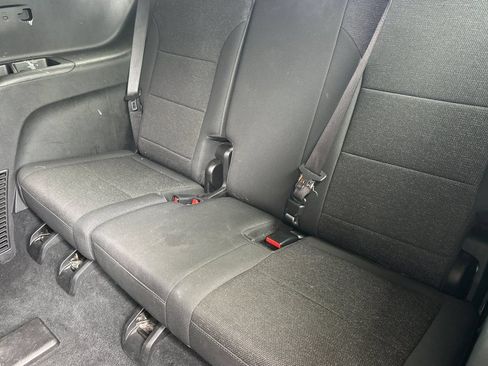 Used 2024 Chevrolet Traverse LT FWD image 19