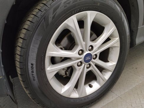 Used 2018 Ford Escape SE FWD image 31