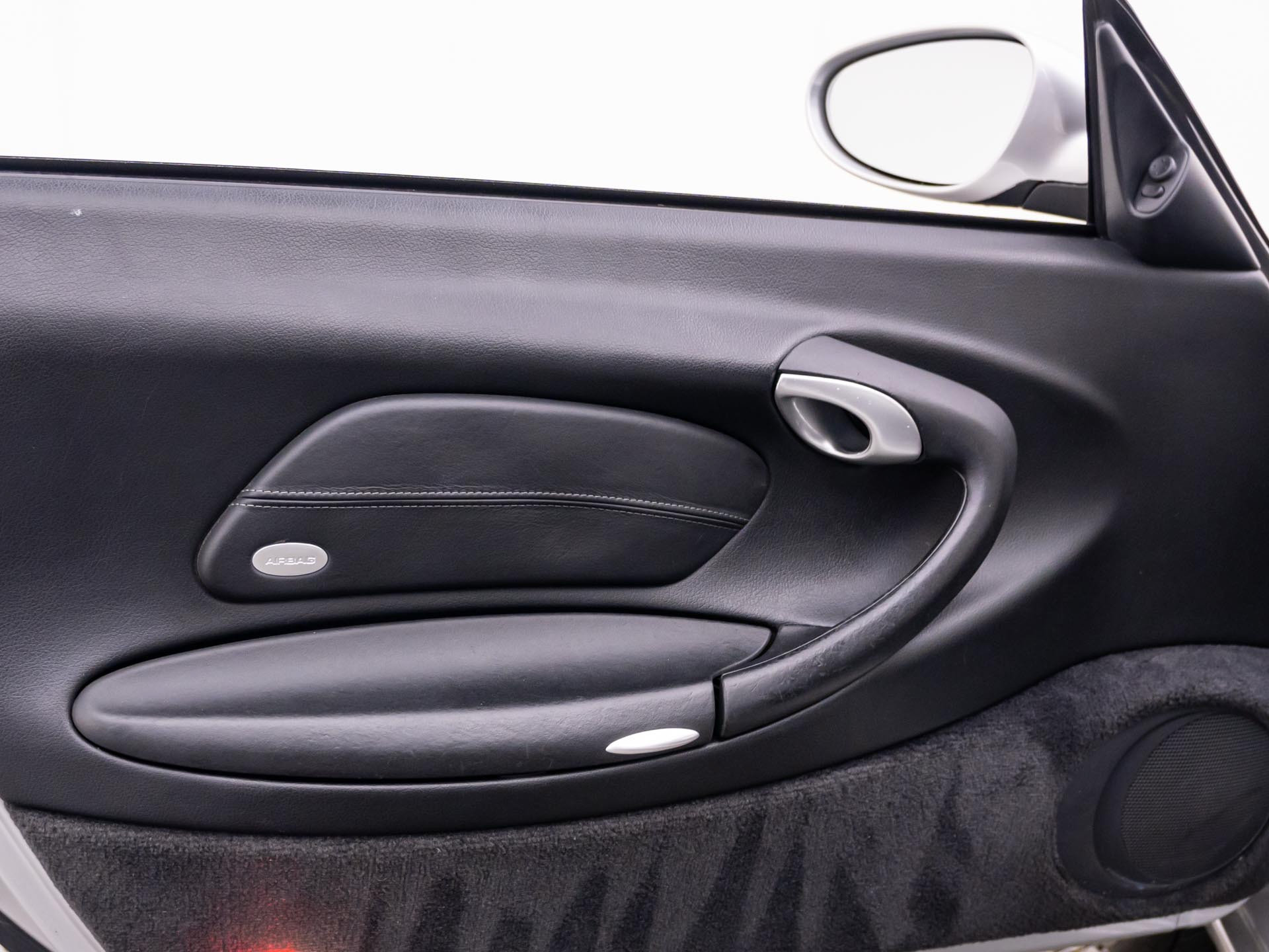 Used 2000 Porsche 911 Carrera RWD image 14