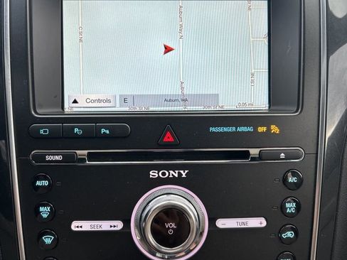 Used 2018 Ford Explorer Limited w/ Equipment Group 301A image 18