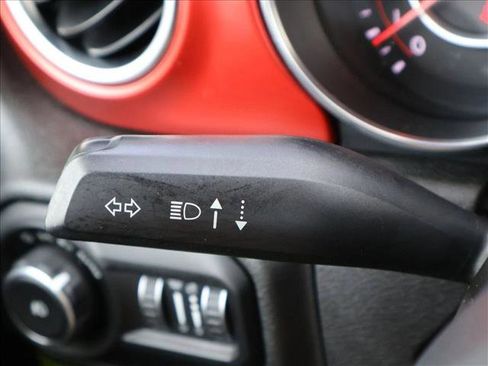 Used 2021 Jeep Wrangler Unlimited Rubicon AWD/4WD image 15