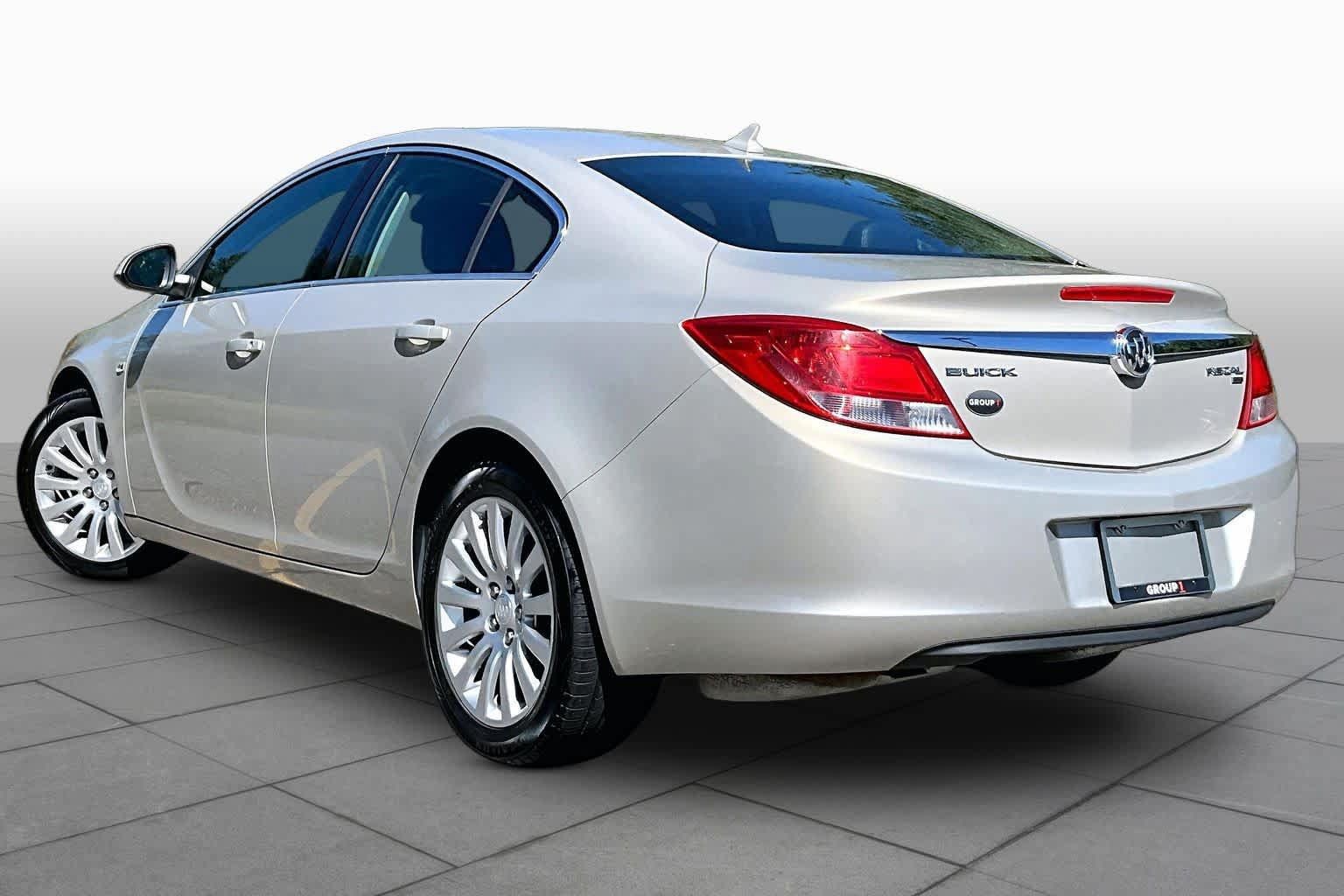 Used 2011 Buick Regal CXL FWD image 11