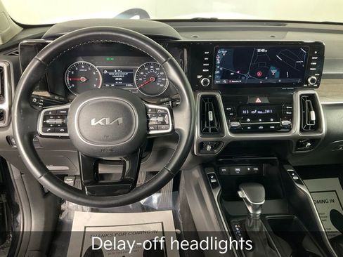 Certified 2023 Kia Sorento S w/ Panoramic Sunroof Package image 18