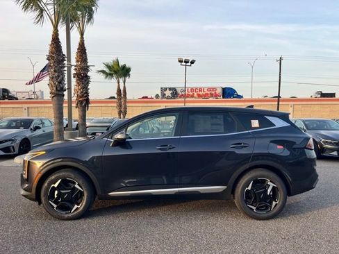 New 2026 Kia Sportage EX FWD image 4