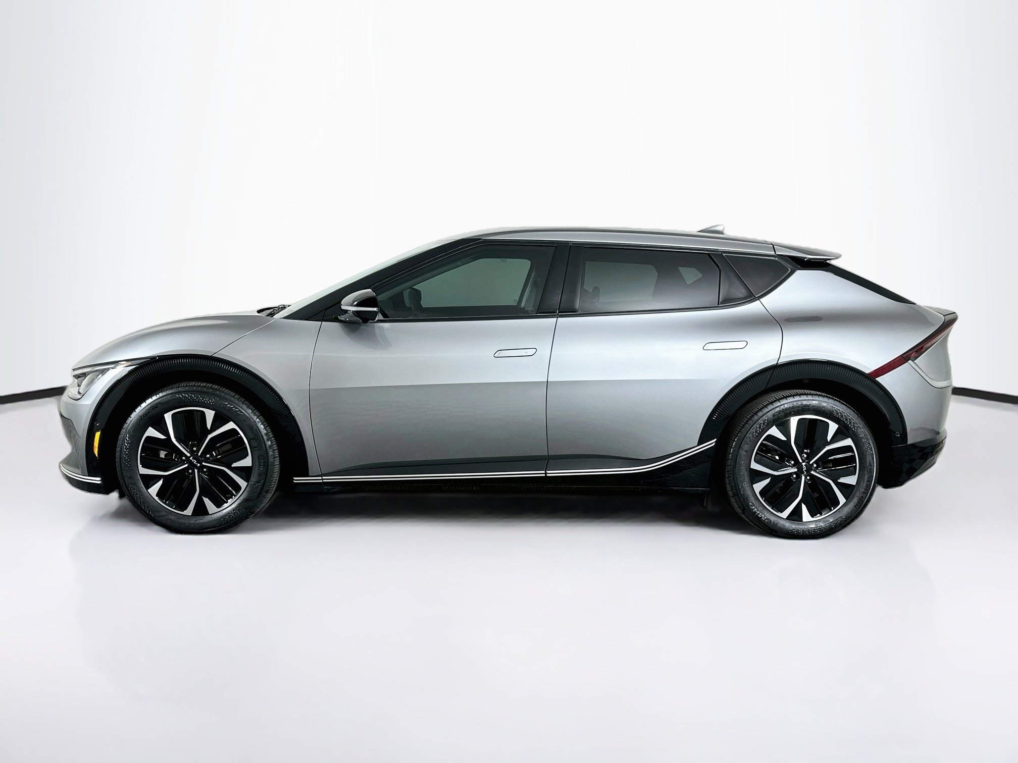 Used 2024 Kia EV6 Wind w/ Wind Technology Package RWD image 4