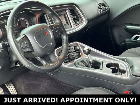 Used 2016 Dodge Challenger R/T w/ Blacktop Package RWD image 28