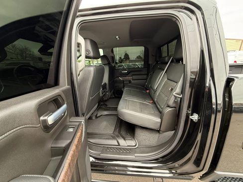 Used 2022 GMC Sierra 2500 Denali w/ Denali Black Diamond Edition image 32