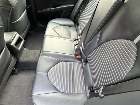 Used 2021 Toyota Camry SE FWD image 31