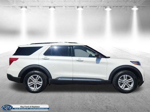 Used 2022 Ford Explorer XLT w/ Equipment Group 202A AWD/4WD image 2