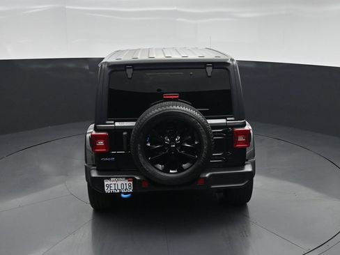 Used 2023 Jeep Wrangler Unlimited Sahara AWD/4WD image 34