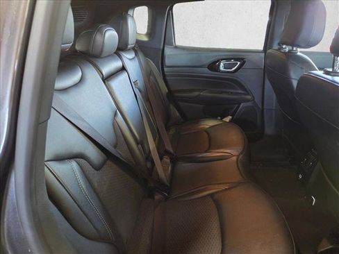 Used 2023 Jeep Compass Latitude AWD/4WD image 16