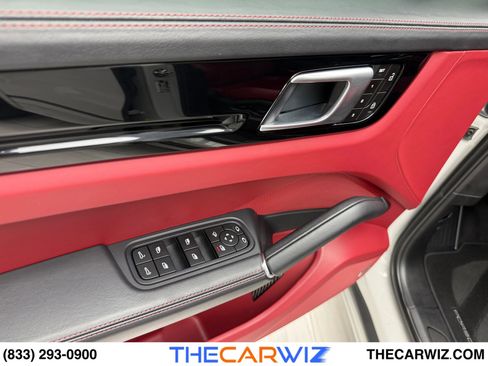 Used 2023 Porsche Cayenne GTS image 38